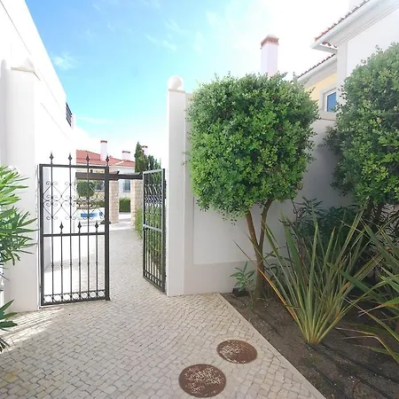 Charming Townhouse Praia D'el Rey Όμπιδος
